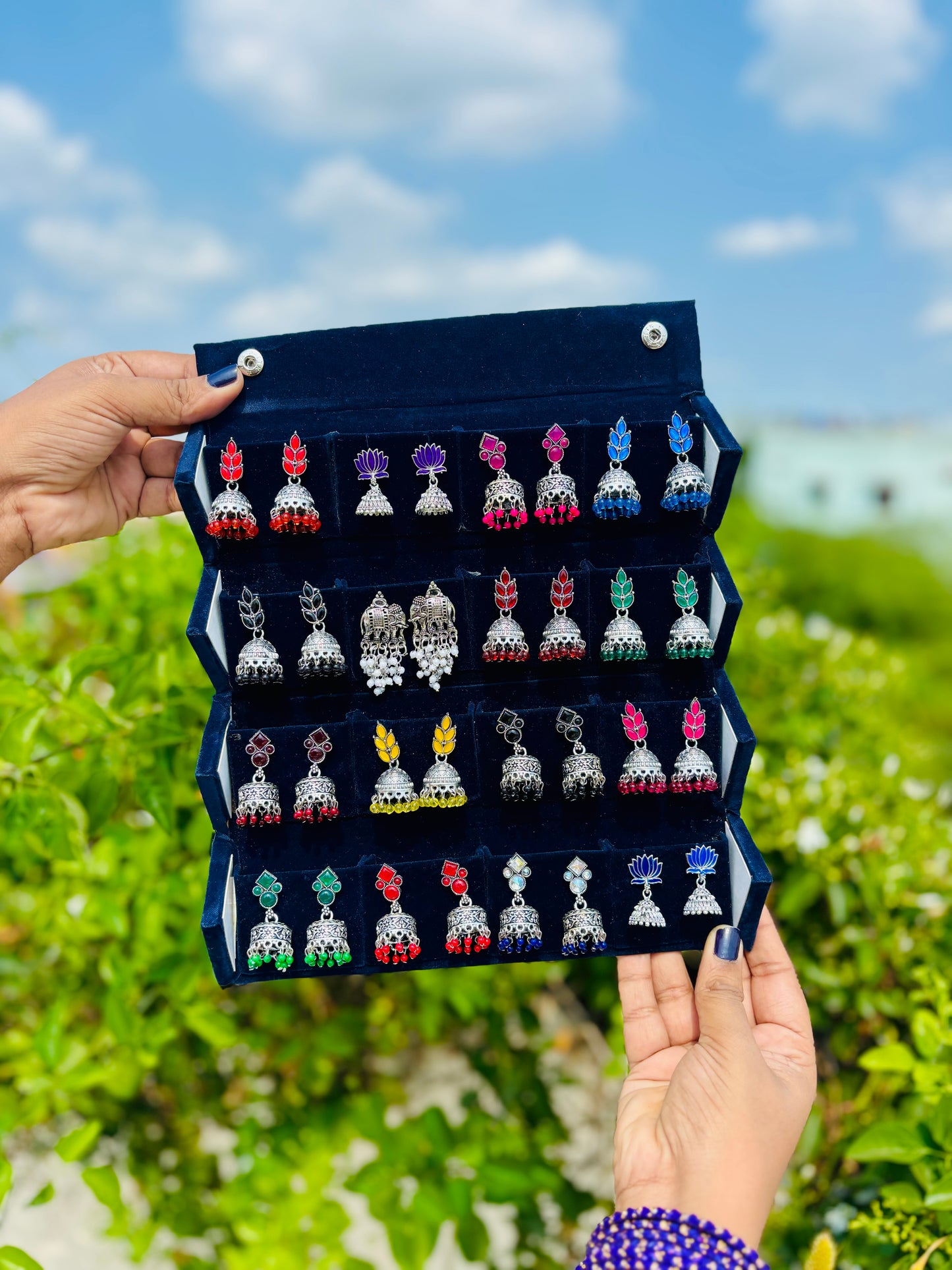 Trending jhumkas box silver color🎀