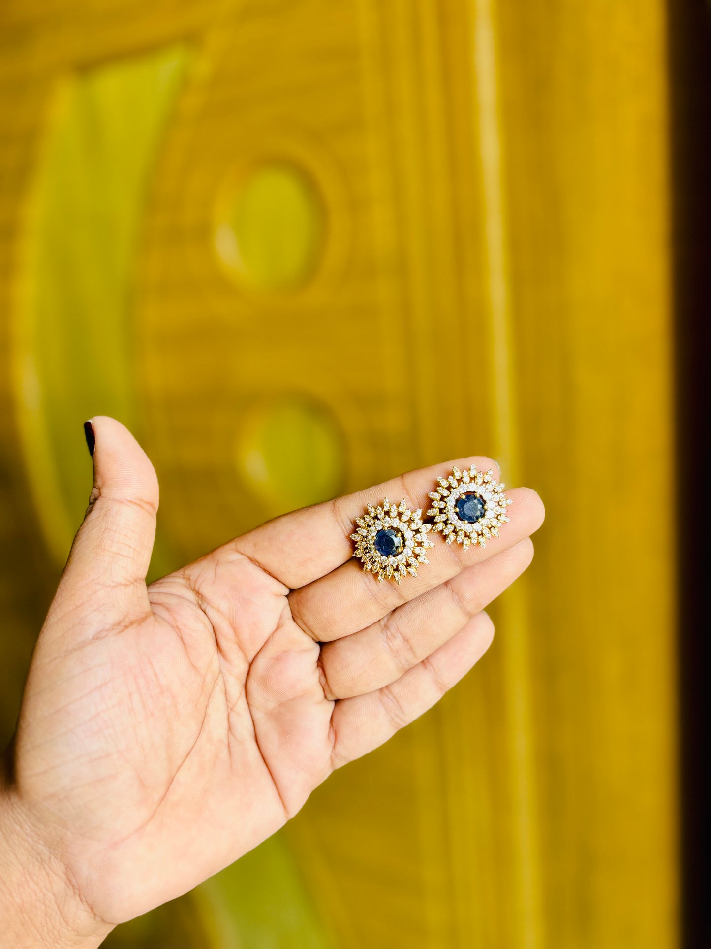 Madhuri 4 in 1 stud set๐