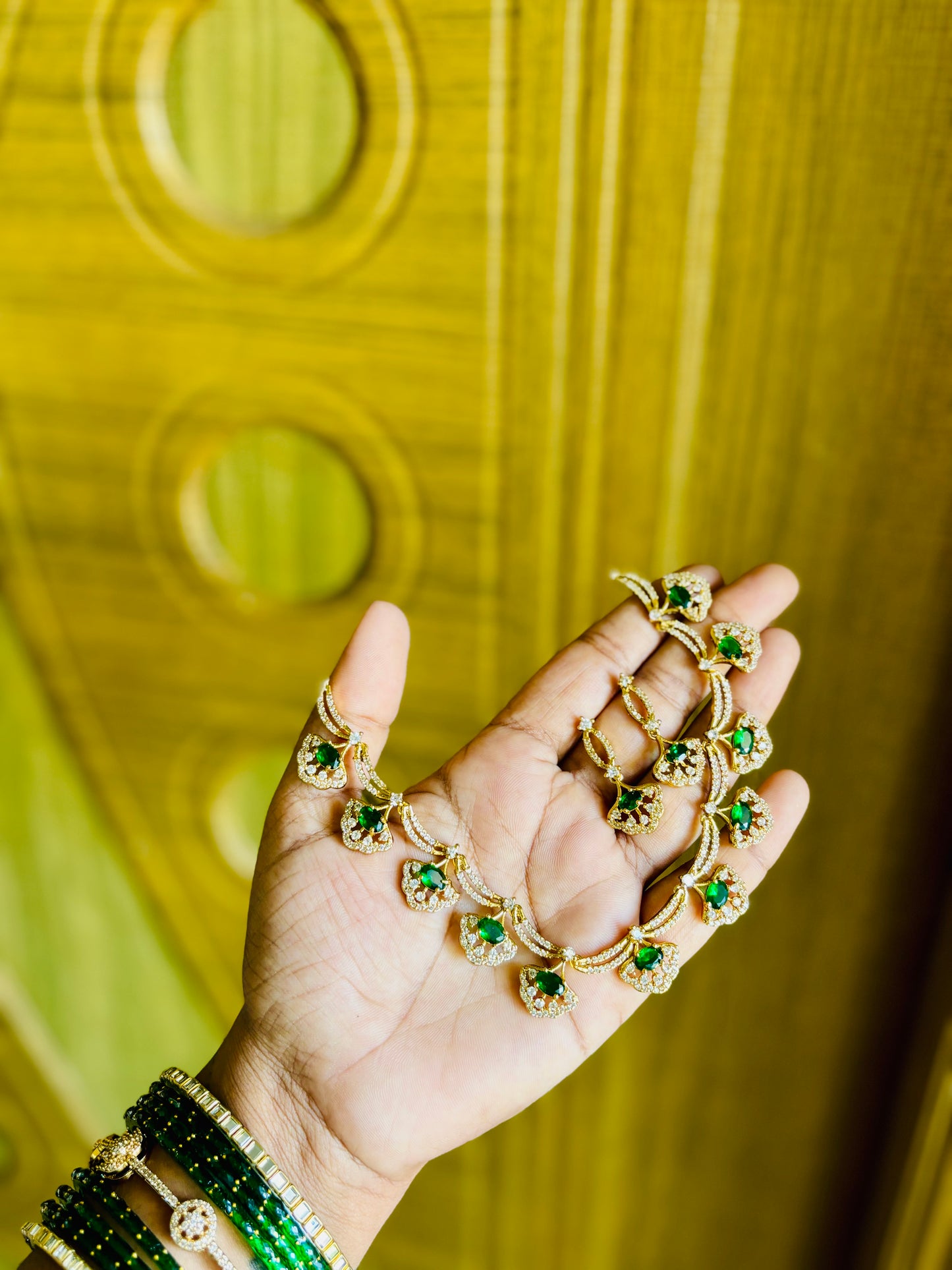 Varnam neckset