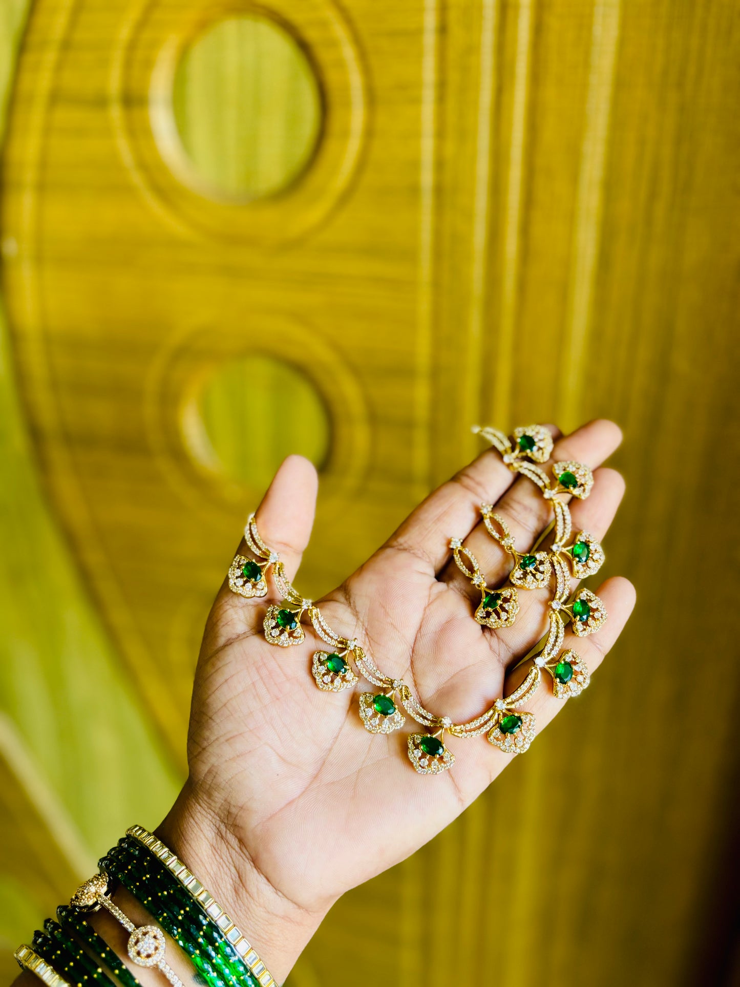Varnam neckset