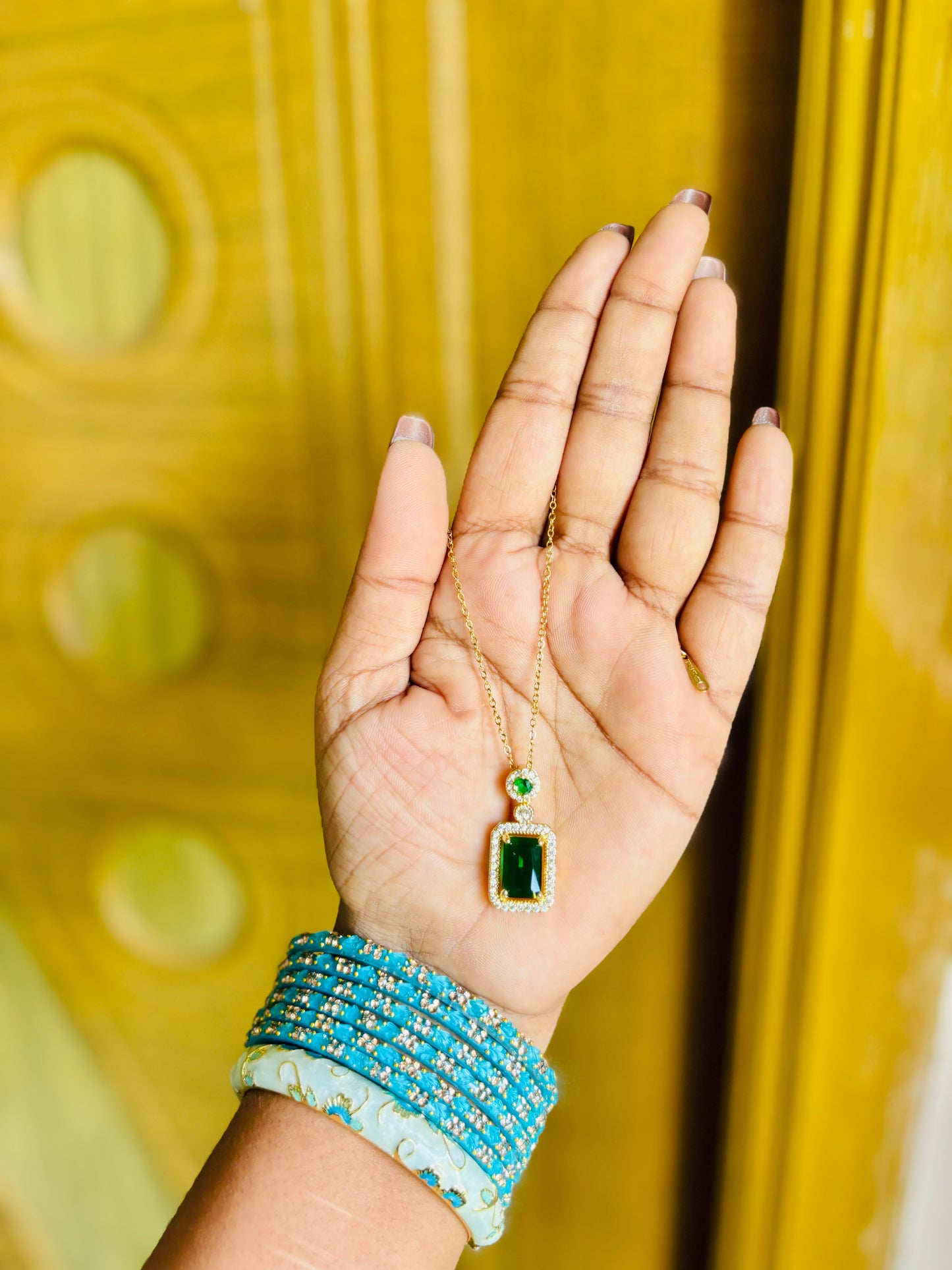 Green emerald anti tarnish chain🎀