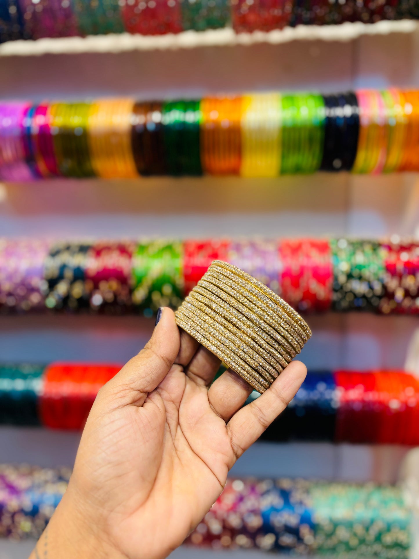 Minikki border bangles