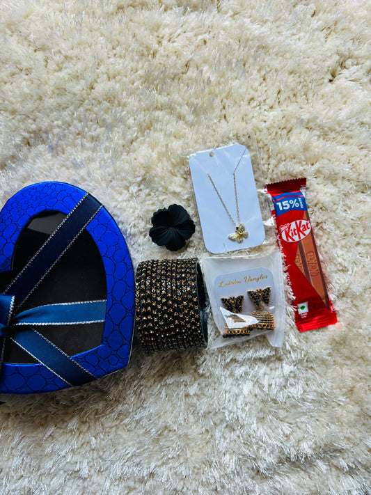 Blue hamper