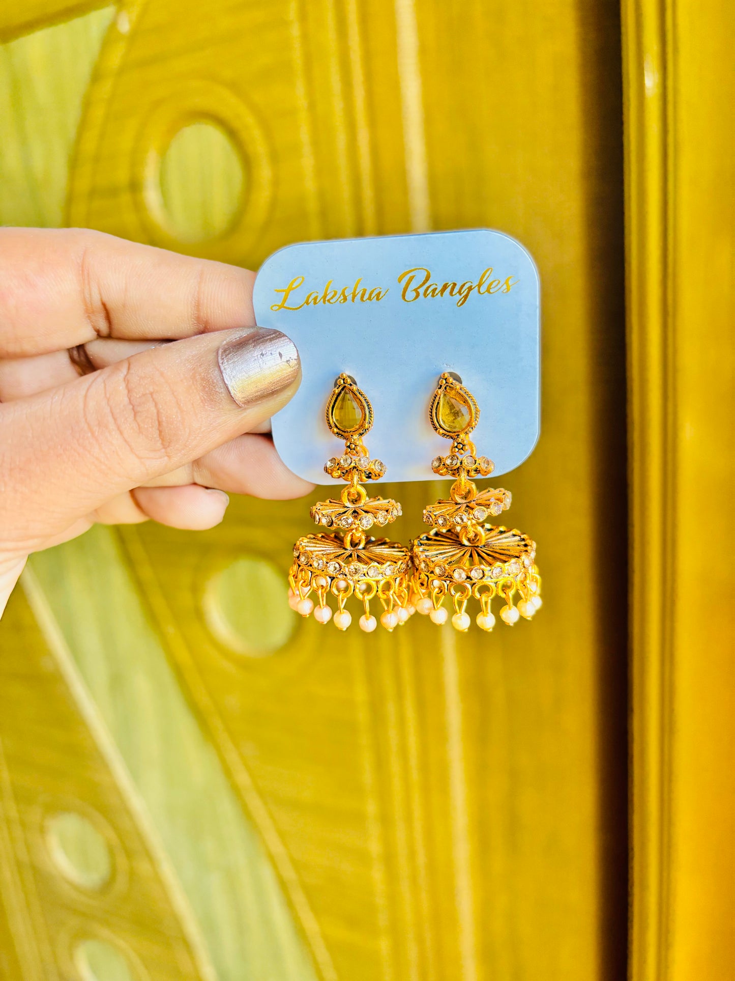 ✨Golden dancing jhumkas✨