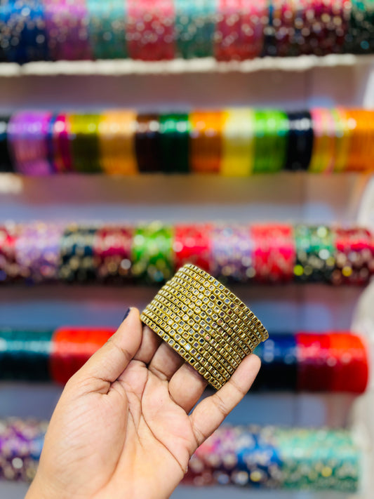 Kundan border bangles