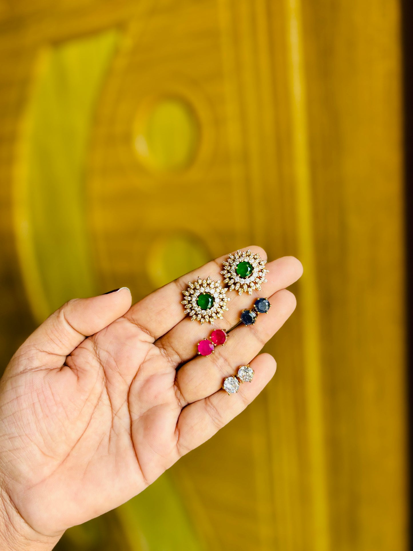 Madhuri 4 in 1 stud set🎀